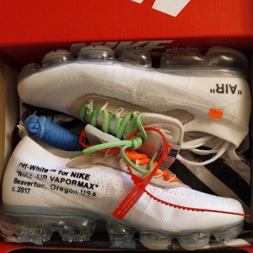 Nike Vapormax Off White size 11 ( NEVER WORN)